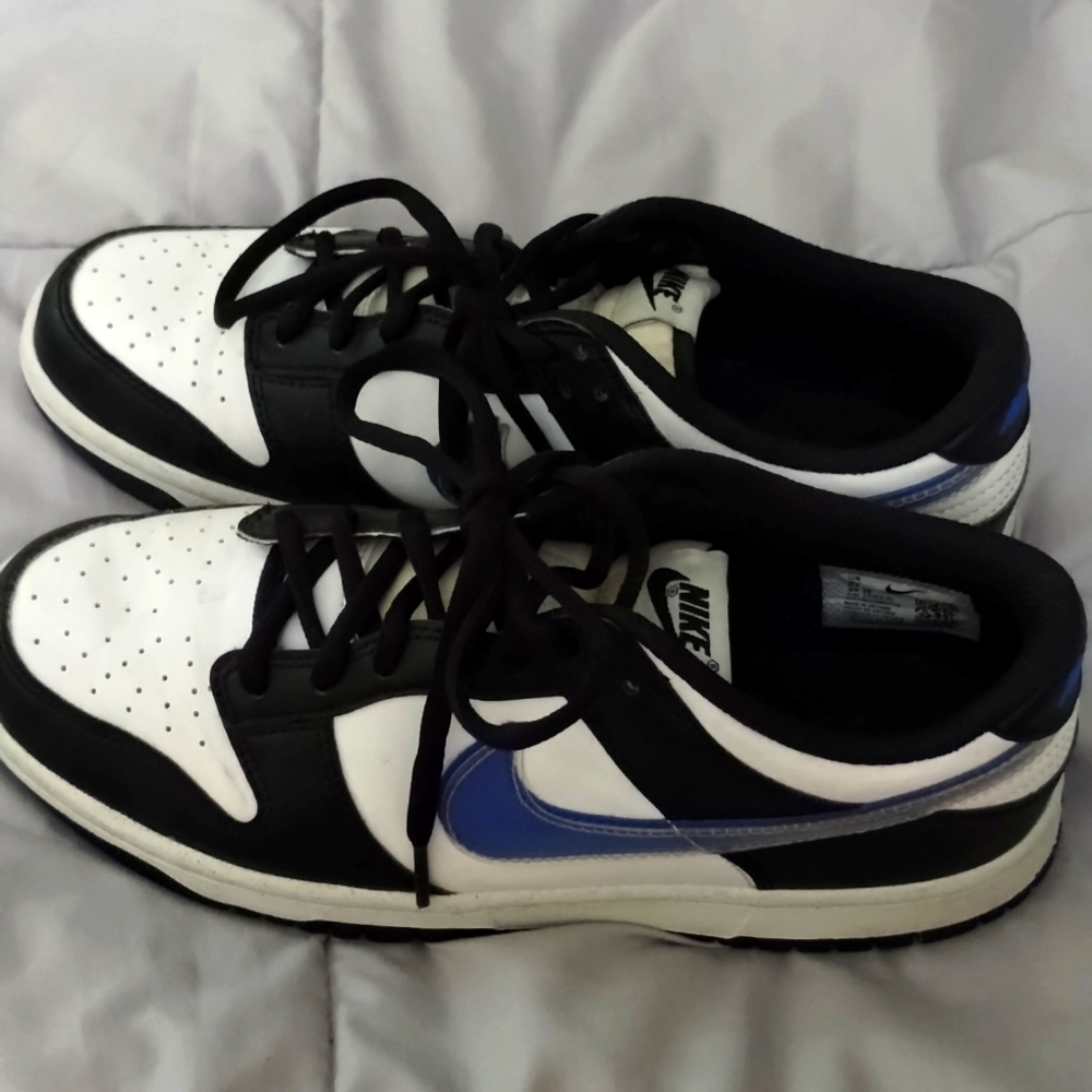 Nike shoes 7Y